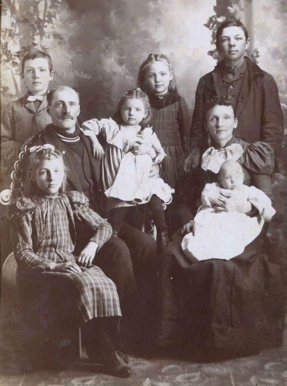 Sarah Tibbits, Franklin Sweet, and children Walter, William, Lillian, Cynthia, Mathilda, Clarence. Taken 1898 in Slayton, Murray Minnesota